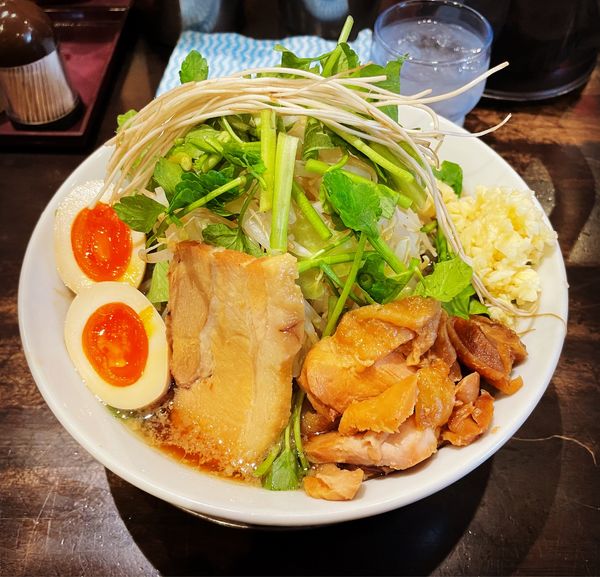 「限定　セリ鍋風豚そば」@麺屋ダダダの写真