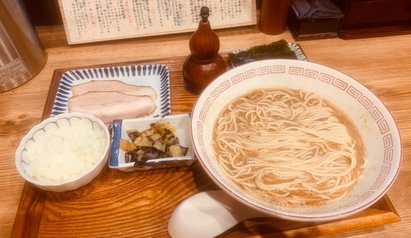 「中華そば（鰯￥850）＋玉葱（￥50）」@炭火焼濃厚中華そば 威風堂道の写真