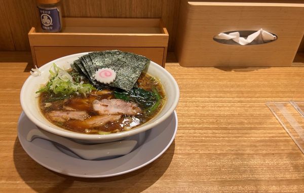 「醤油半チャーシューメン」@長岡食堂 横浜西口店の写真