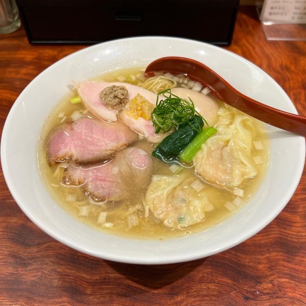 「特製塩そば」@三馬路 東京店の写真