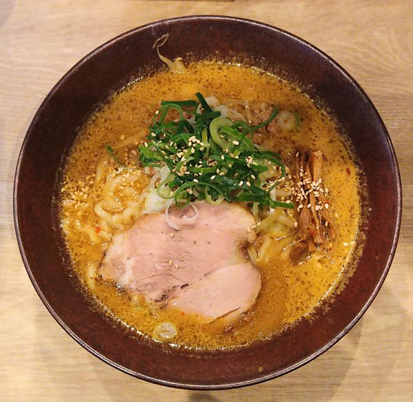 「赤味噌ラーメン＋生たまご＋牡蠣の和え玉」@九段下 中路の写真