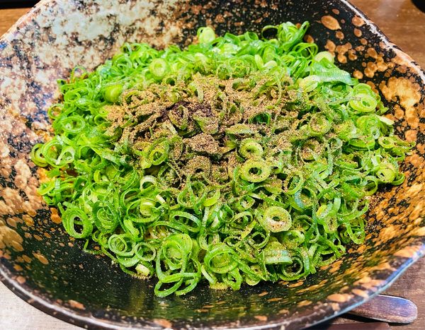 「広島式汁なし担担麺 大盛 3辛 850円 ねぎ 150円」@汁なし担担麺専門 キング軒 大阪梅田店の写真