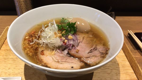 「味玉塩らぁ麺1300円」@らぁ麺や 嶋の写真