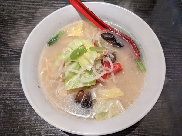 「白ゴマ・野菜タンメン：820円」@祥龍刀削麺荘の写真