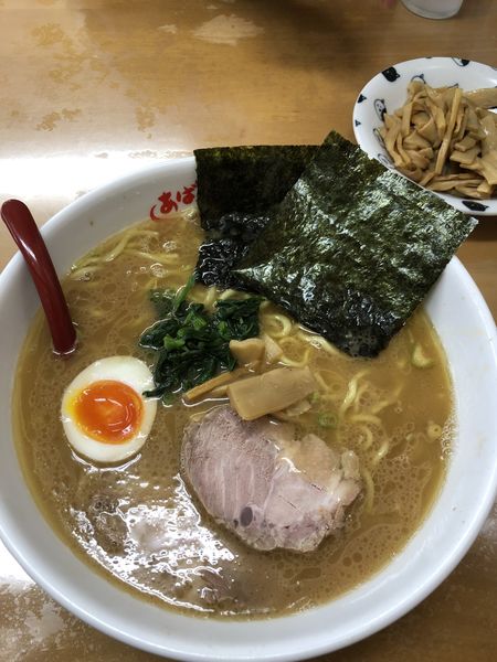 「ラーメン(大盛り)」@横浜ラーメン あばん 上尾西口駅前店の写真