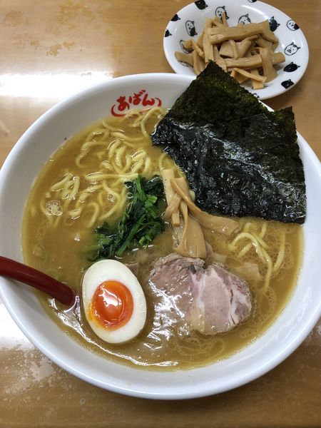 「ラーメン(大盛り)」@横浜ラーメン あばん 上尾西口駅前店の写真