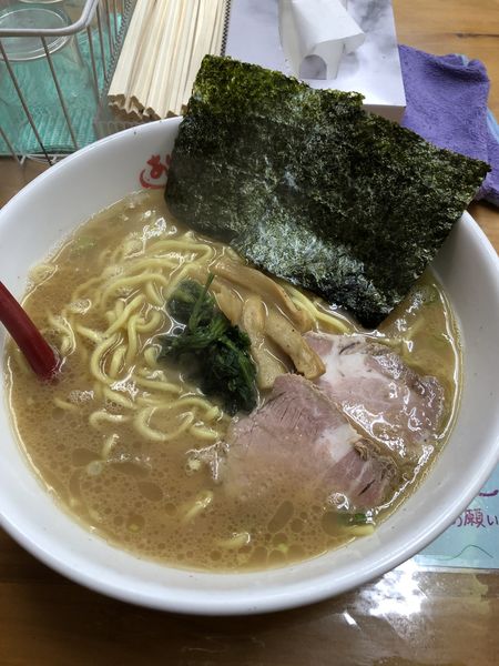 「ラーメン(大盛り)」@横浜ラーメン あばん 上尾西口駅前店の写真