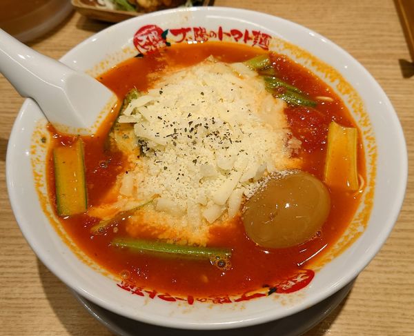 「太陽のチーズラーメン＋味玉」@太陽のトマト麺 元住吉支店の写真