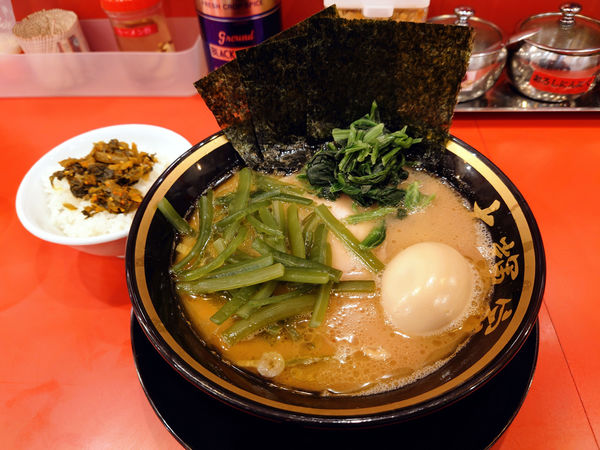 「ラーメン(並)+茎わかめ+味玉サービス」@横浜家系ラーメン 大輝家の写真
