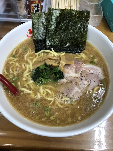 「ラーメン(大盛り)」@横浜ラーメン あばん 上尾西口駅前店の写真