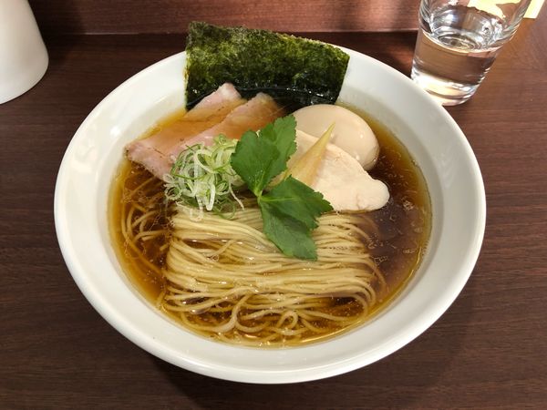 「上 淡麗煮干し醤油」@メヂカそば 吟魚の写真