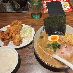 ラーメン硬め濃いめ、唐揚げセット