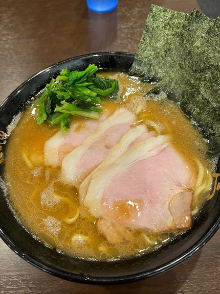 「中盛チャーシュー麺、硬め濃いめ」@杉田家 千葉駅前店の写真