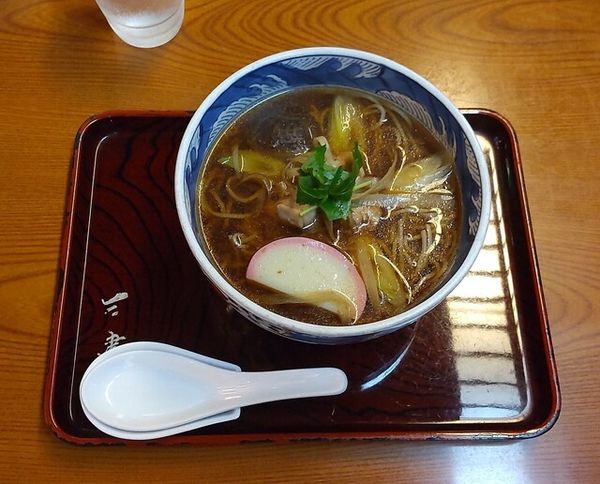 「鳥そば990円」@そば処 三津屋 出羽路庵 駅前大通り店の写真