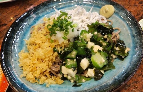 「冷やしぶっかけそば」@きらら寿司 箱堤店の写真