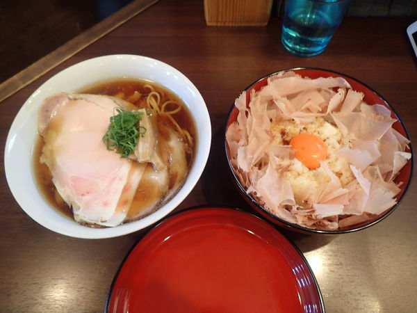 「醤油らーめん(1000円)＋α」@とものもとの写真