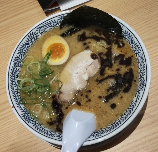 「熟成醤油とんこつ黒759円」@丸源ラーメン 福島泉店の写真