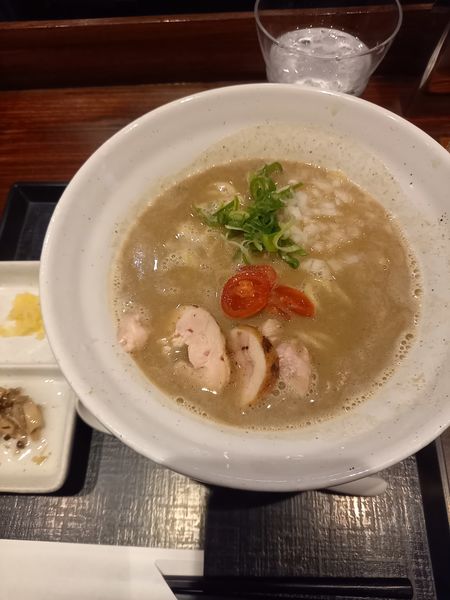 「鶏煮干しらぁめん(醤油)￥950」@麺や いま村の写真