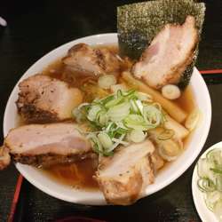 チャーシュー麺大盛り