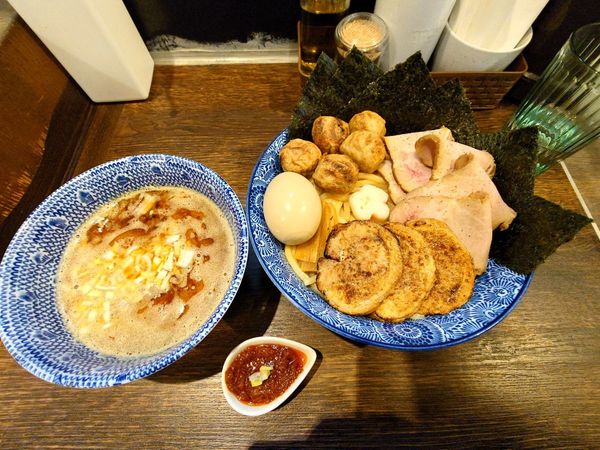 「濃厚えびつけめん+海苔＋つくね＋えび辛味+チャーシュー」@麺処はなぶさの写真
