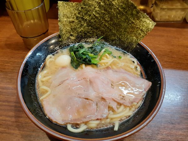 「醤油ラーメン」@横浜家系ラーメン 大岡家 鶴川店の写真