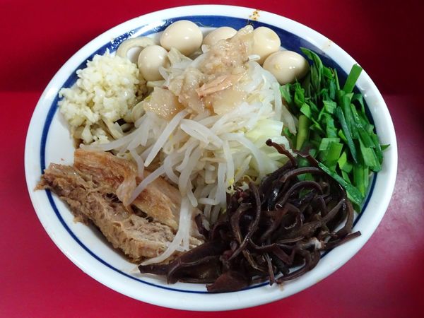 「激辛ラーメン小（980円）＋うずら（100円）ヤサイニンニク」@蓮爾 登戸店の写真