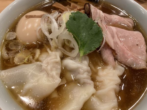 「特製中華そば(大)手もみ平打ち麺」@自家製麺 ロビンソンの写真