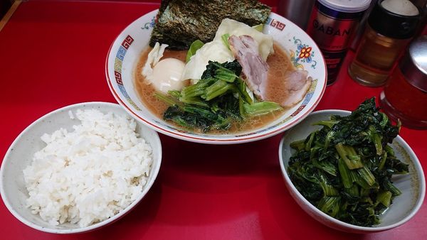「得特製らーめん ほうれん草w ライス」@横浜ラーメン 武蔵家 大井町店の写真