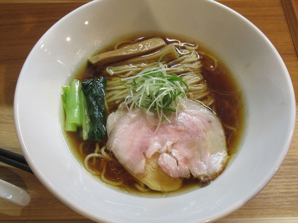 「しょうゆらぁめん（950円）」@たかのちゅめの写真