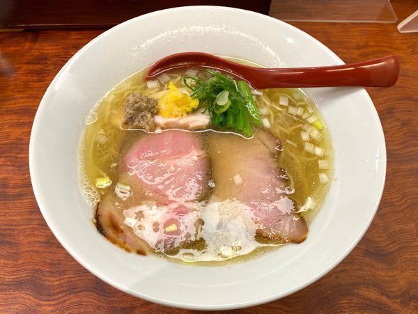 「塩そば 900円」@三馬路 東京店の写真