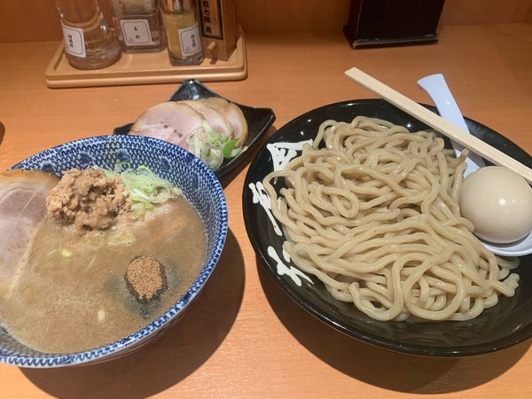 「特製つけ麺＋チャーシュー3枚」@六厘舎の写真