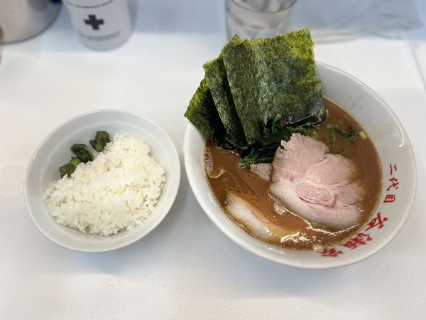 「らーめん 並700円＋サービスチャーシュー.無料ライス」@二代目 谷瀬家の写真