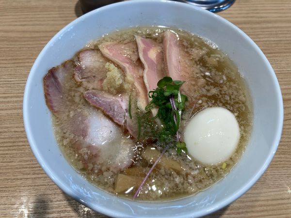 「全部乗せ背脂生姜しおらーめん」@しおらーめん進化 2ndの写真