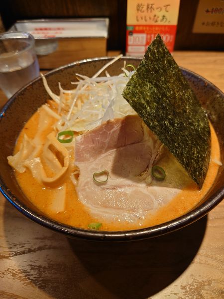 「辛味噌ラーメン0.5辛」@北海道らーめん 楓 平和島店の写真