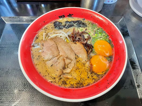 「玉子入ラーメン」@黒亭 本店の写真