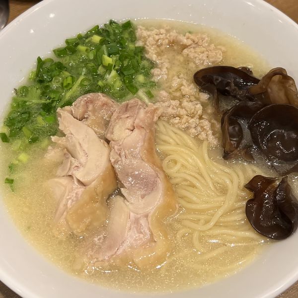 「鶏白湯らーめん（パクチーをねぎに変更）」@鶏白湯ラーメン 鳥ぶしの写真