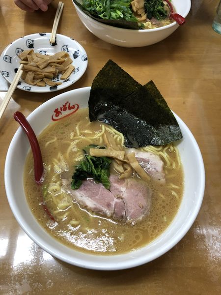 「ラーメン(大盛り)」@横浜ラーメン あばん 上尾西口駅前店の写真