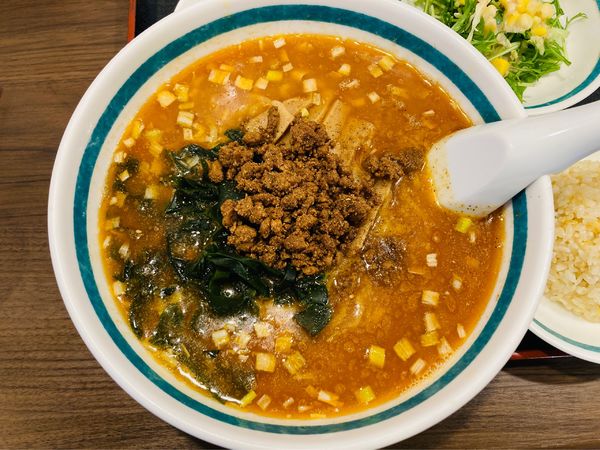 「ランチCセット(坦々麺、半チャーハンセット、ザーサイ、サラダ付)」@凛香飯店の写真