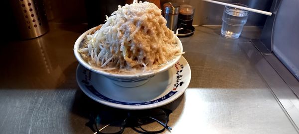 「らーめん(野菜増し・脂増し増し)」@らーめん大 蒲田店の写真