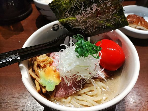 「秋刀魚香る武蔵まぜそば(限定)·角煮·ライス」@創始麺屋武蔵の写真