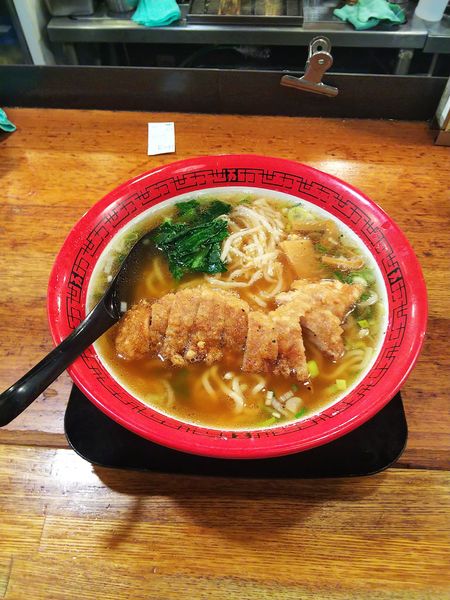 「排骨拉麺(税込980円)」@万世橋酒場 秋葉原本店の写真