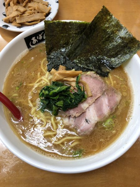 「ラーメン(大盛り)」@横浜ラーメン あばん 上尾西口駅前店の写真