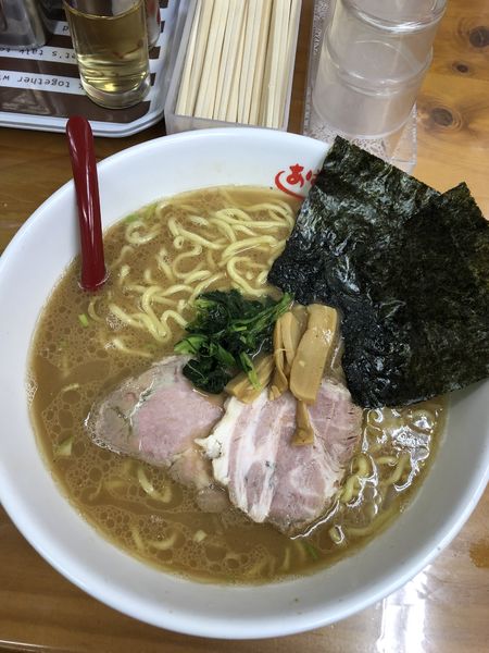 「ラーメン(大盛り)」@横浜ラーメン あばん 上尾西口駅前店の写真