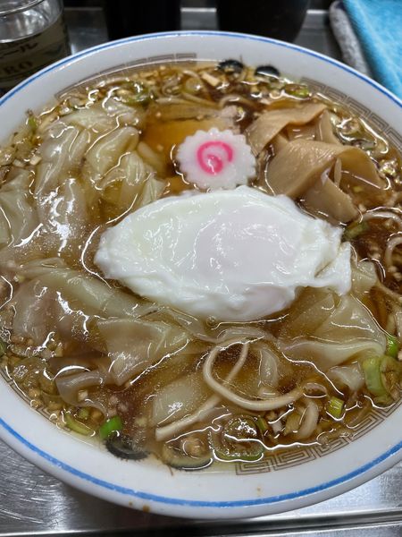 「ワンタンメン 半熟卵」@中華そば みたかの写真
