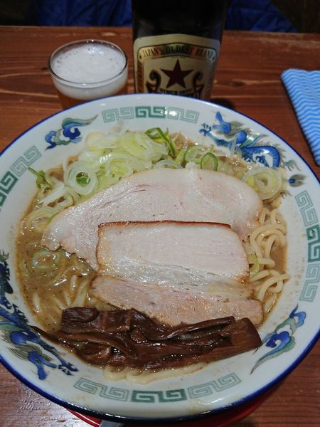 「ビール ＋ こく煮干し ＋ ねぎだく」@長尾中華そば 東京神田店の写真