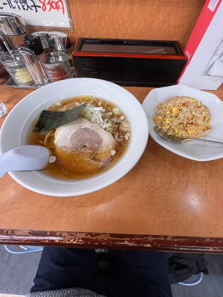 「ラーメン　半チャーハンランチセット　760円」@らーめん華丸の写真