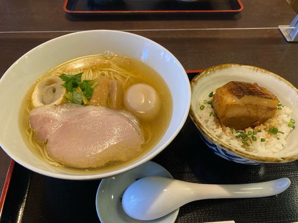 「味玉塩そば・角煮飯」@食煅 もみじの写真