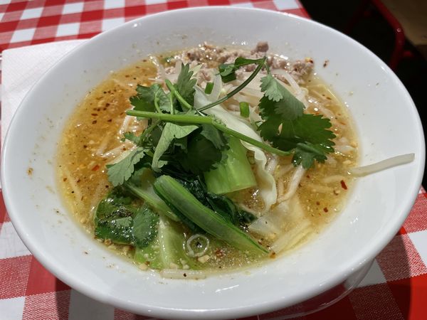 「チャーンノーイヌードル」@Thai food ティーヌン 横浜ランドマークプラザ店の写真