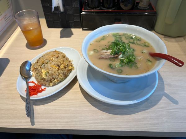「ラーメンと焼飯小（Aセット）」@麺処 近廣の写真