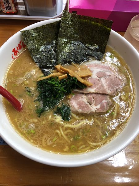 「ラーメン(大盛り)」@横浜ラーメン あばん 上尾西口駅前店の写真